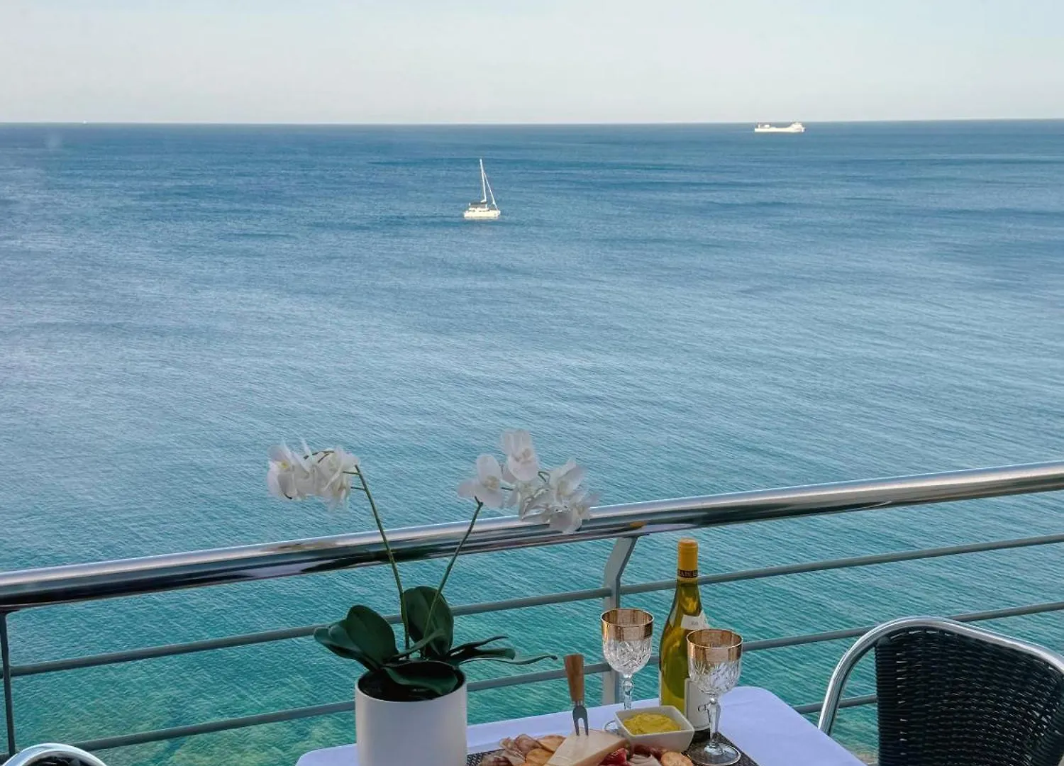 Seaview Tower Apartment スリーマ